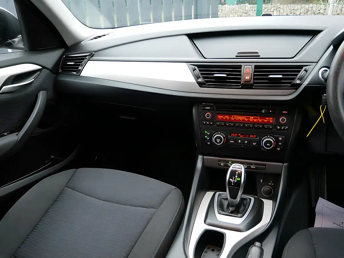 Used 2013 BMW X1 Se Deep Sea Blue - Interior and Exterior details 11