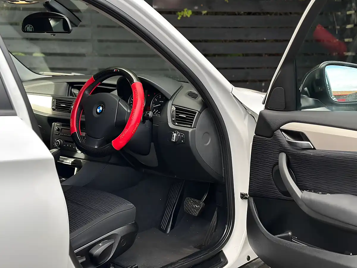 Used 2013 BMW X1 Se White - Interior and Exterior details 14