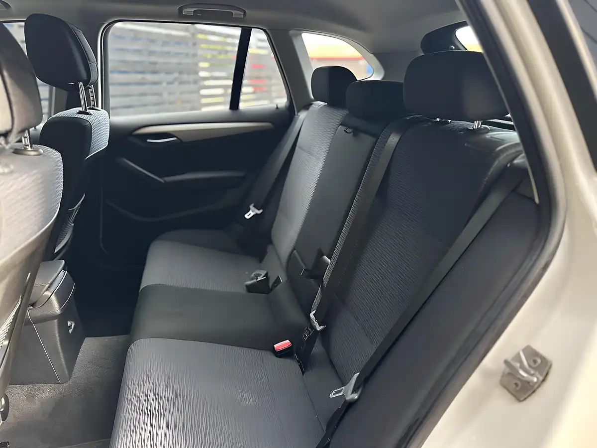 Used 2013 BMW X1 Se White - Interior and Exterior details 17