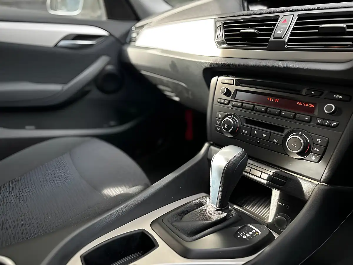 Used 2013 BMW X1 Se White - Interior and Exterior details 18