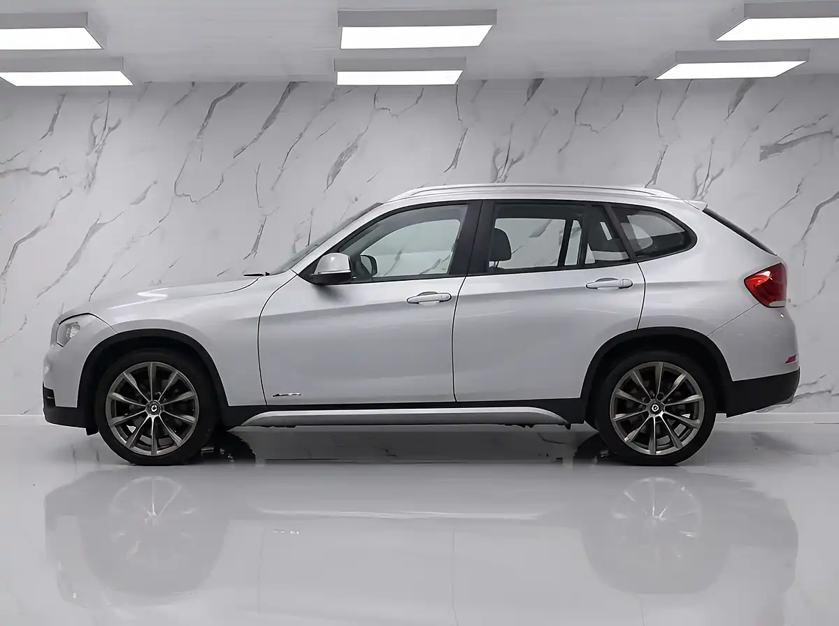 Used 2013 BMW X1 Xline Silver - Interior and Exterior details 7