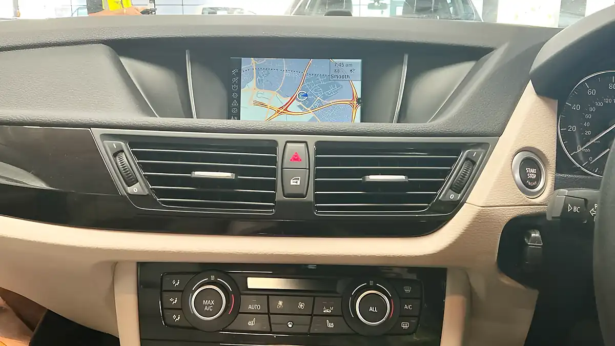 Used 2013 BMW X1 Xline Silver - Interior and Exterior details 9