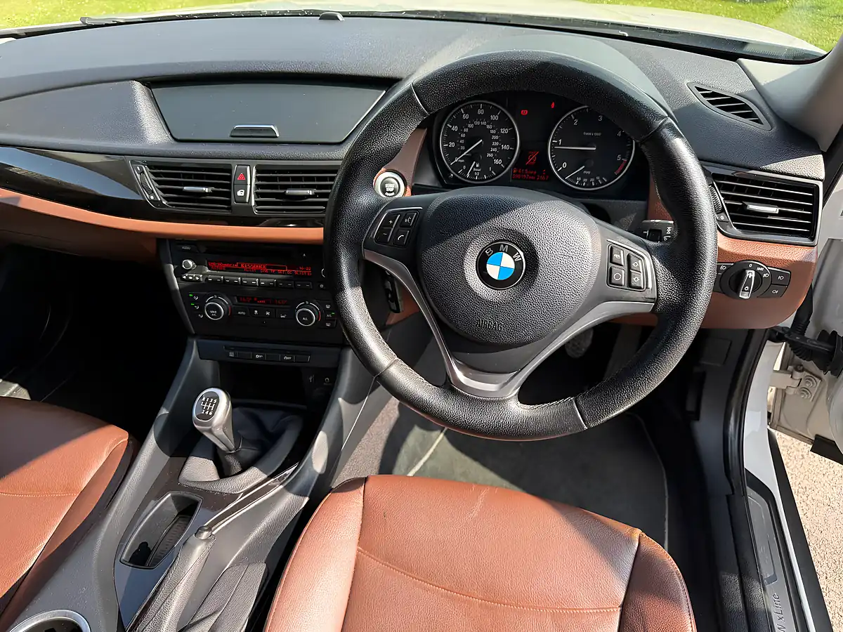 Used 2013 BMW X1 Xline White - Interior and Exterior details 10