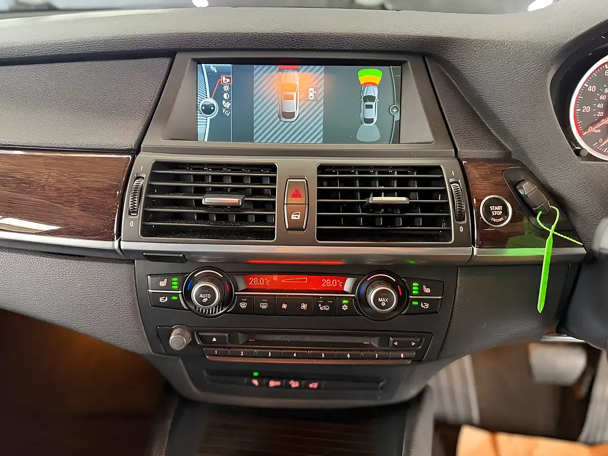 Used 2013 BMW X6 Alpine White - Interior and Exterior details 3