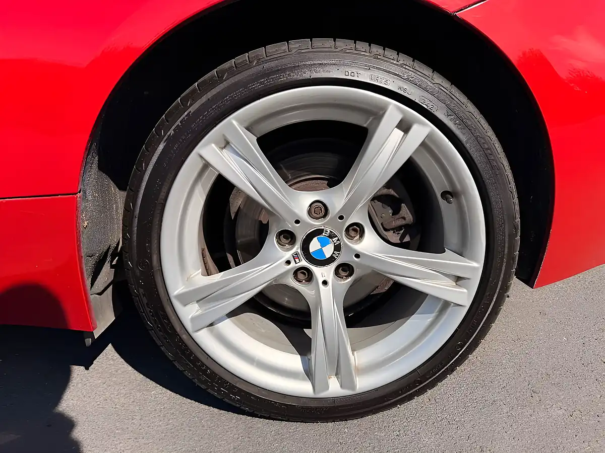 Used 2013 BMW Z4 M Sport Melbourne Red - Interior and Exterior details 17