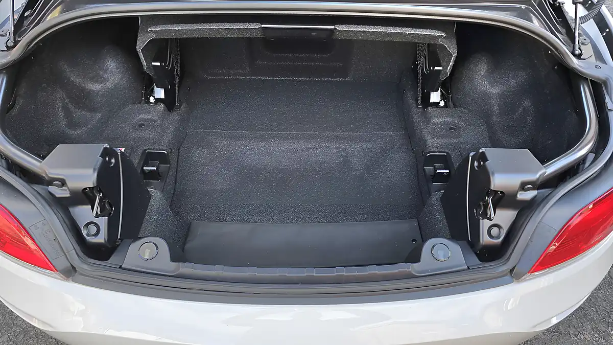 Used 2013 BMW Z4 M Sport Roadster White - Interior and Exterior details 10
