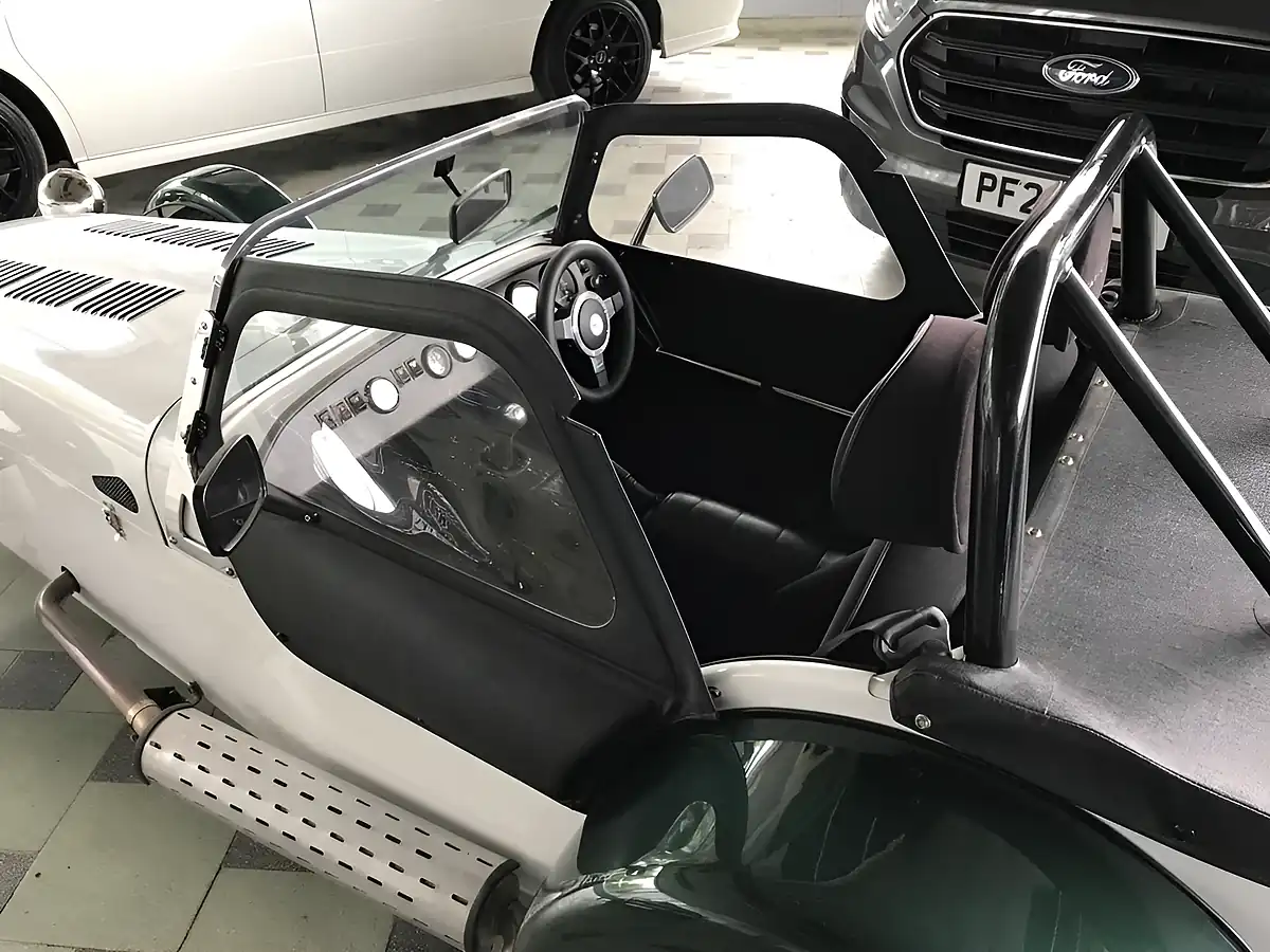 Used 2013 Caterham Seven 7S Powder White - Interior and Exterior details 14