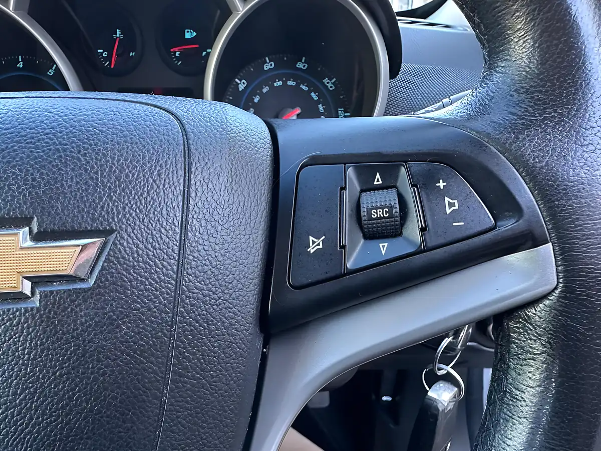 Used 2013 Chevrolet Cruze Lt Silver - Interior and Exterior details 17