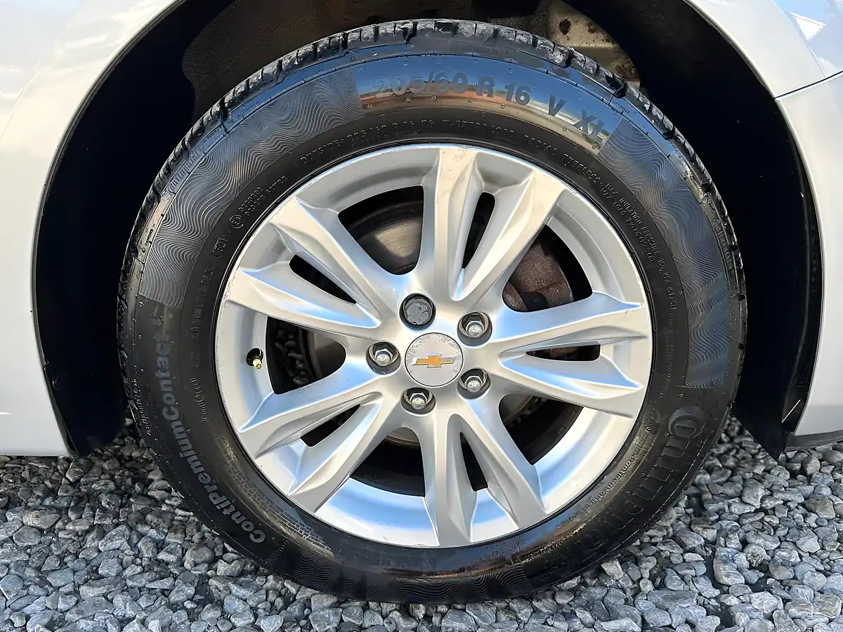 Used 2013 Chevrolet Cruze Lt Silver - Interior and Exterior details 19