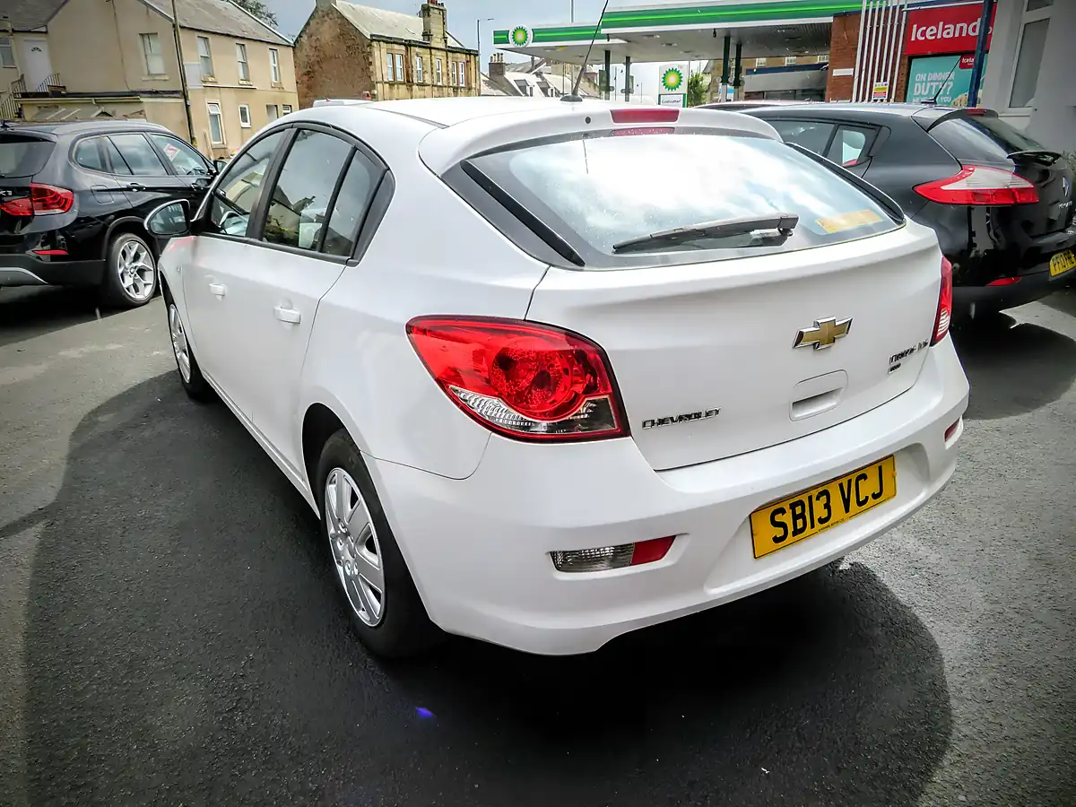 Used 2013 Chevrolet Cruze Lt White - Interior and Exterior details 6