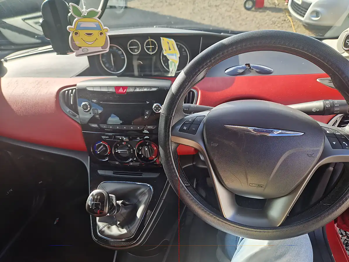 Used 2013 Chrysler Ypsilon Black and Red 5dr Red - Interior and Exterior details 11