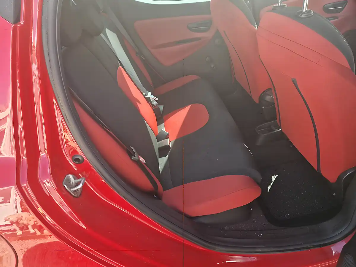 Used 2013 Chrysler Ypsilon Black and Red 5dr Red - Interior and Exterior details 13