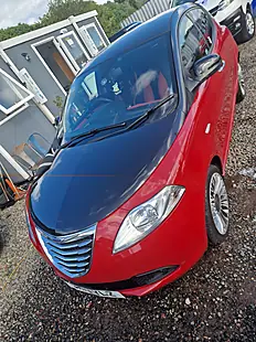Used 2013 Chrysler Ypsilon Black and Red 5dr Red - Interior and Exterior details 3