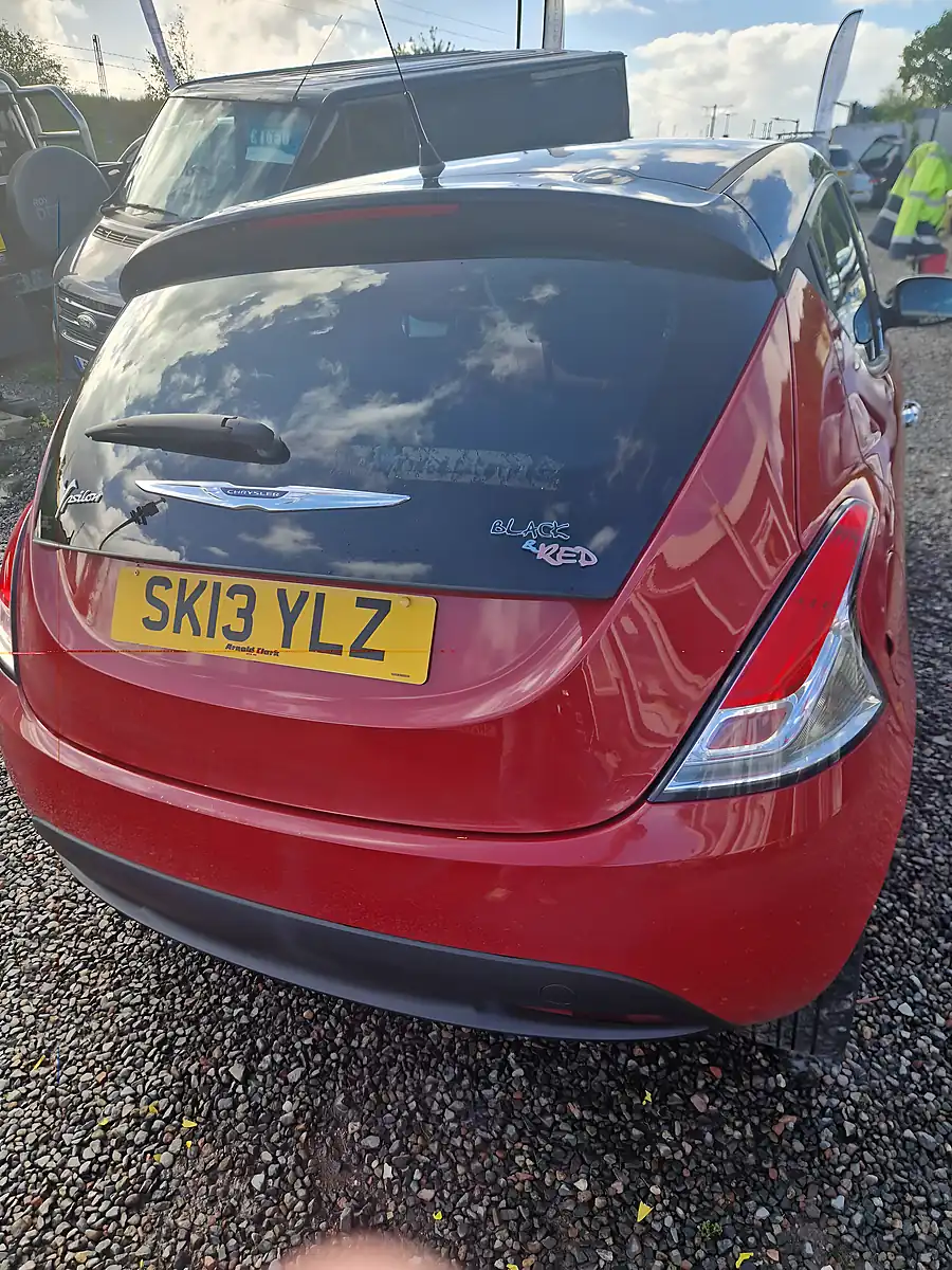Used 2013 Chrysler Ypsilon Black and Red 5dr Red - Interior and Exterior details 9