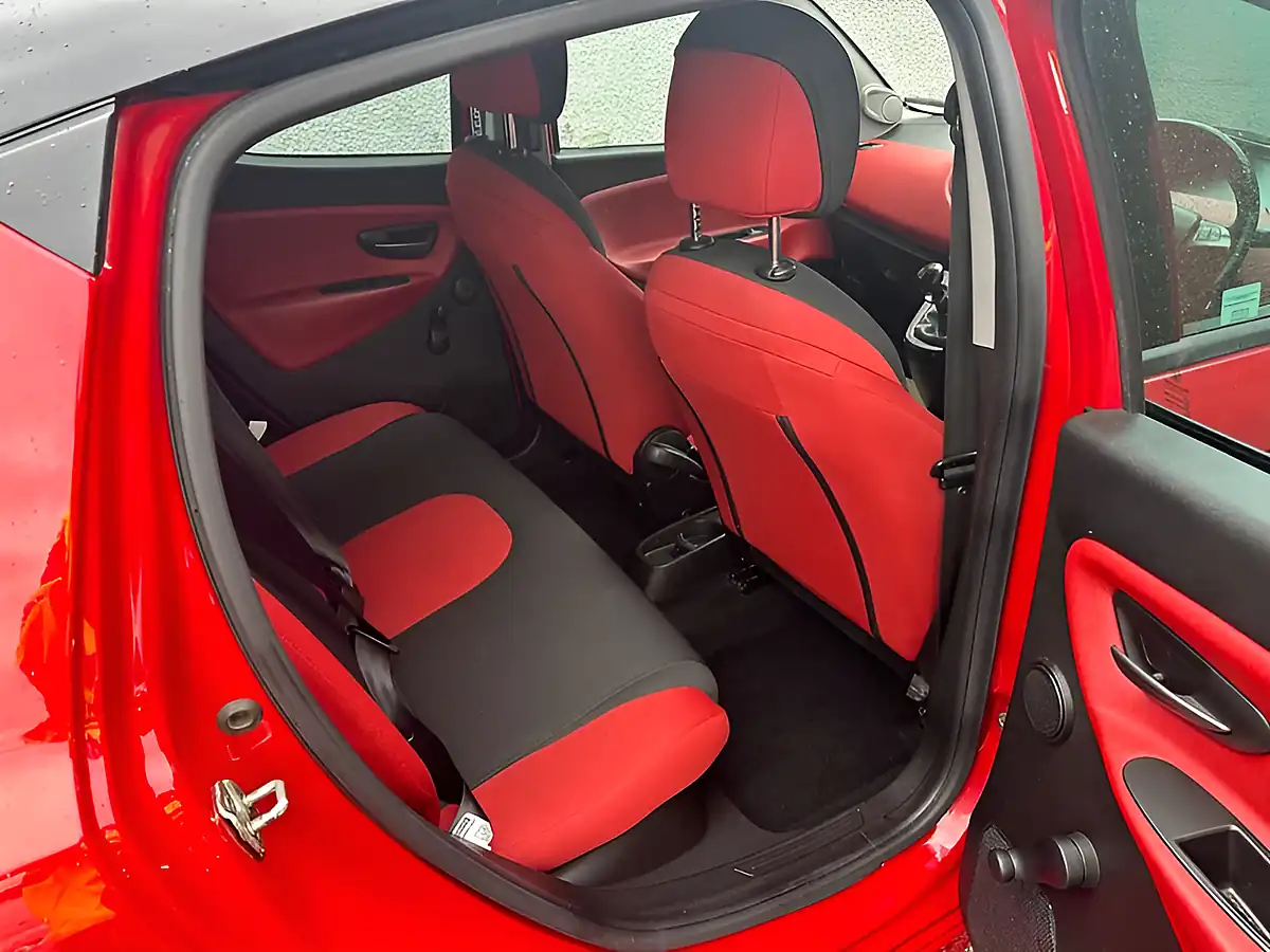 Used 2013 Chrysler Ypsilon Black&red Black - Interior and Exterior details 15