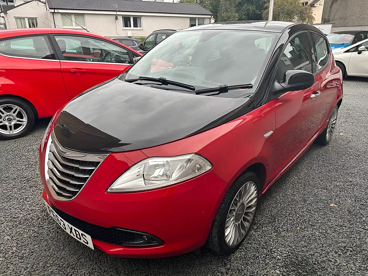 Used 2013 Chrysler Ypsilon Black&red Black - Interior and Exterior details 4