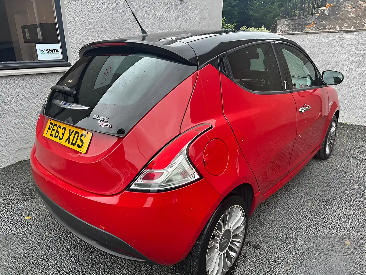 Used 2013 Chrysler Ypsilon Black&red Black - Interior and Exterior details 7