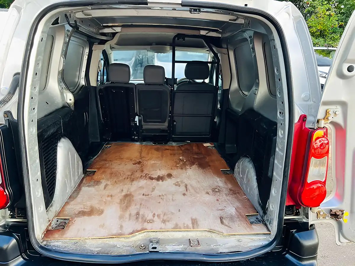 Used 2013 Citroen Berlingo 625 Enterprise Silver - Interior and Exterior details 17