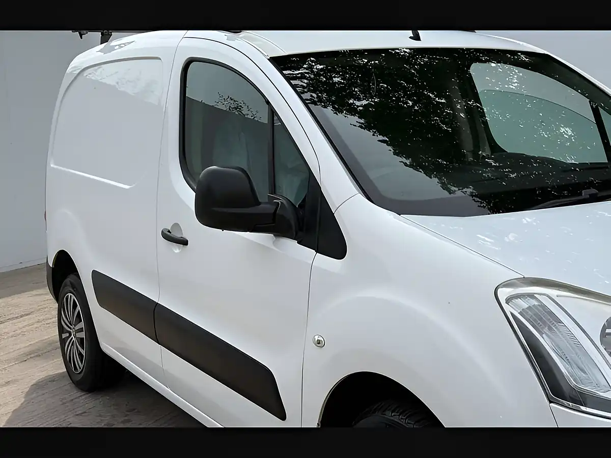 Used 2013 Citroen Berlingo 850 Enterprise White - Interior and Exterior details 3