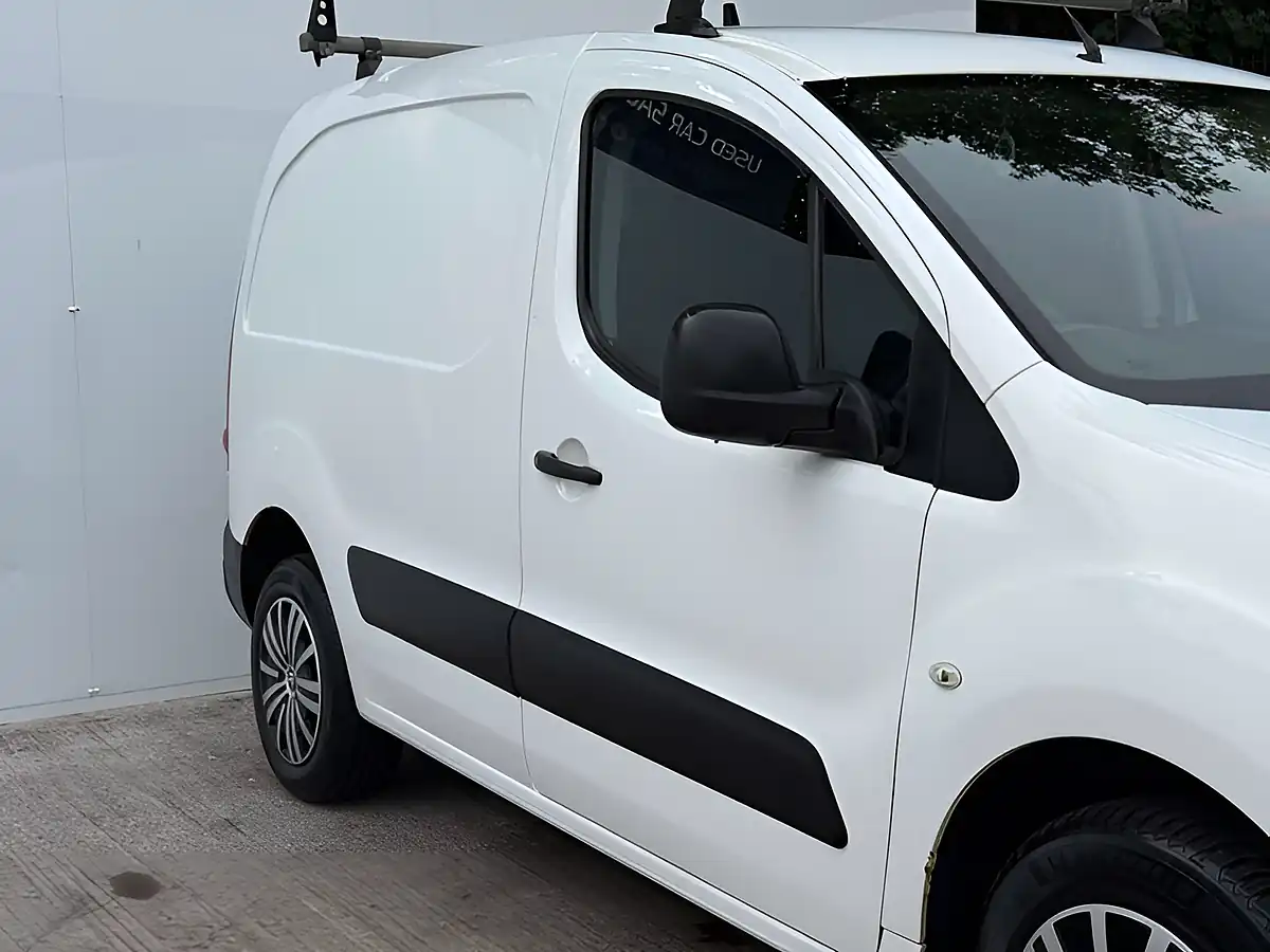 Used 2013 Citroen Berlingo 850 Enterprise White - Interior and Exterior details 7