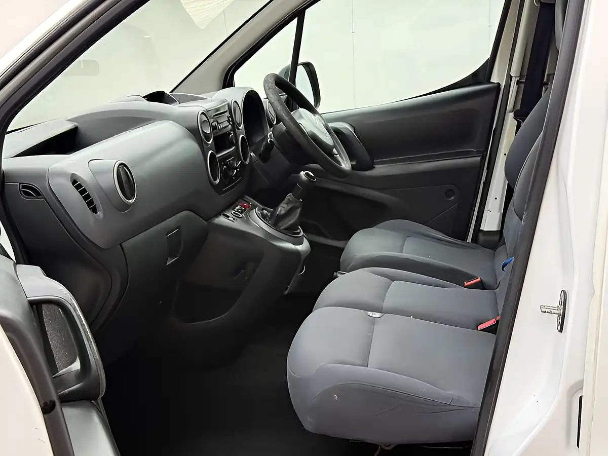 Used 2013 Citroen Berlingo 850 Enterprise White - Interior and Exterior details 8
