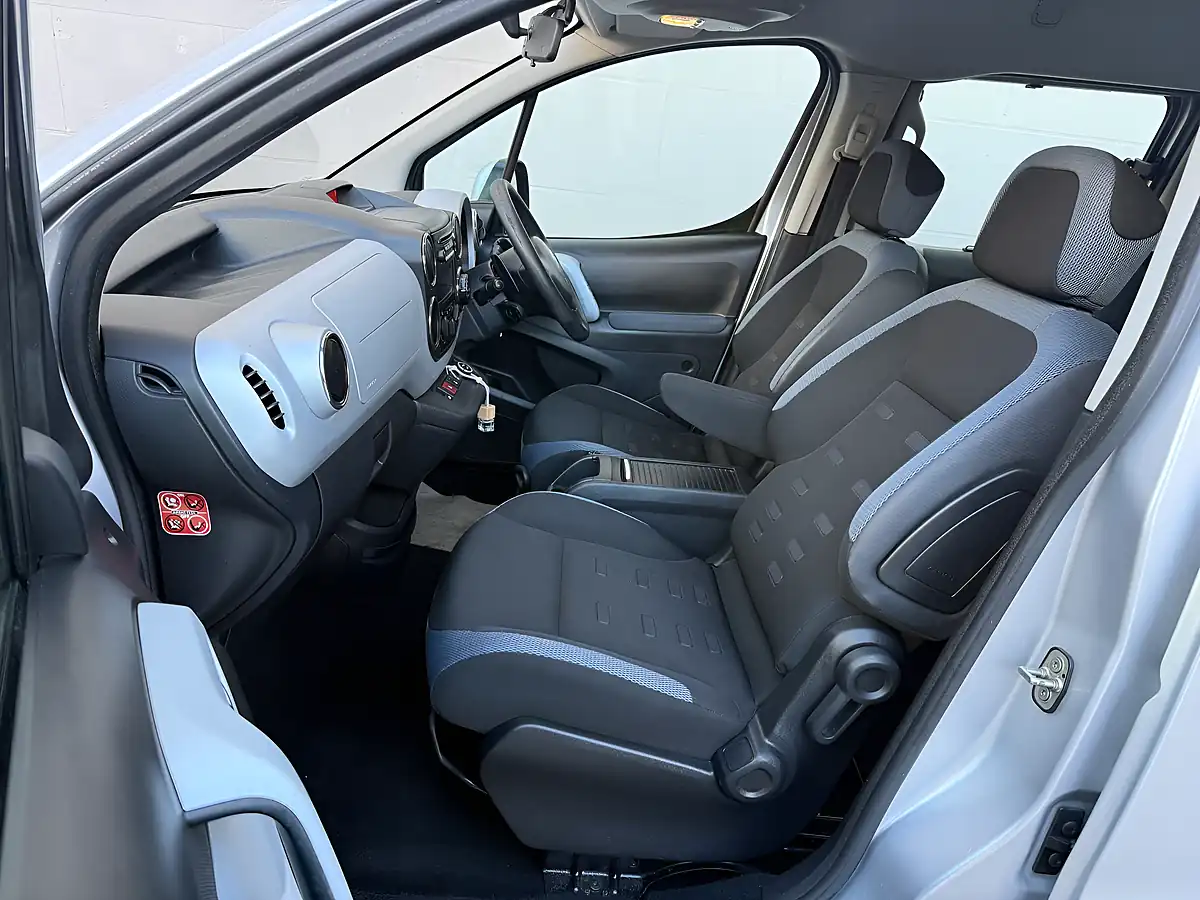Used 2013 Citroen Berlingo Airdream Xtr Silver - Interior and Exterior details 12