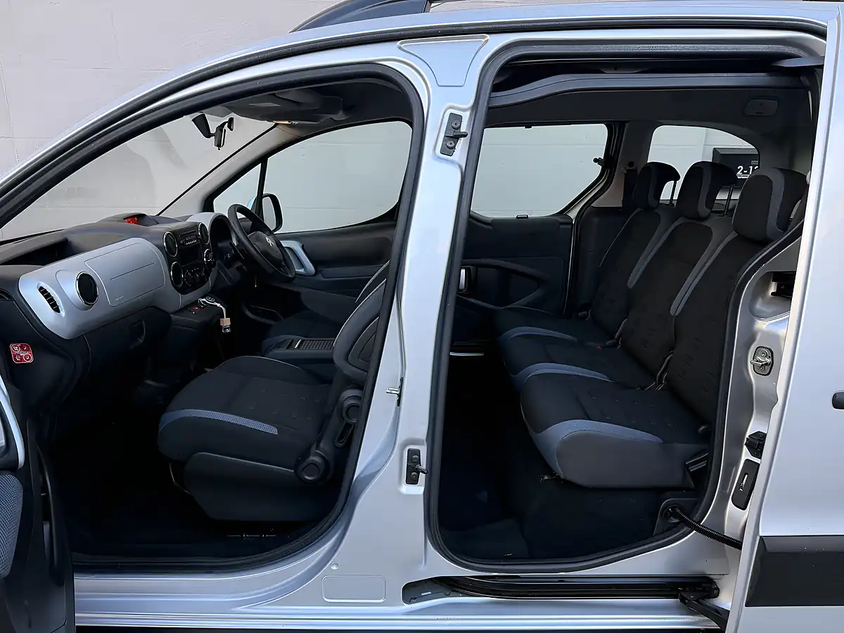 Used 2013 Citroen Berlingo Airdream Xtr Silver - Interior and Exterior details 14