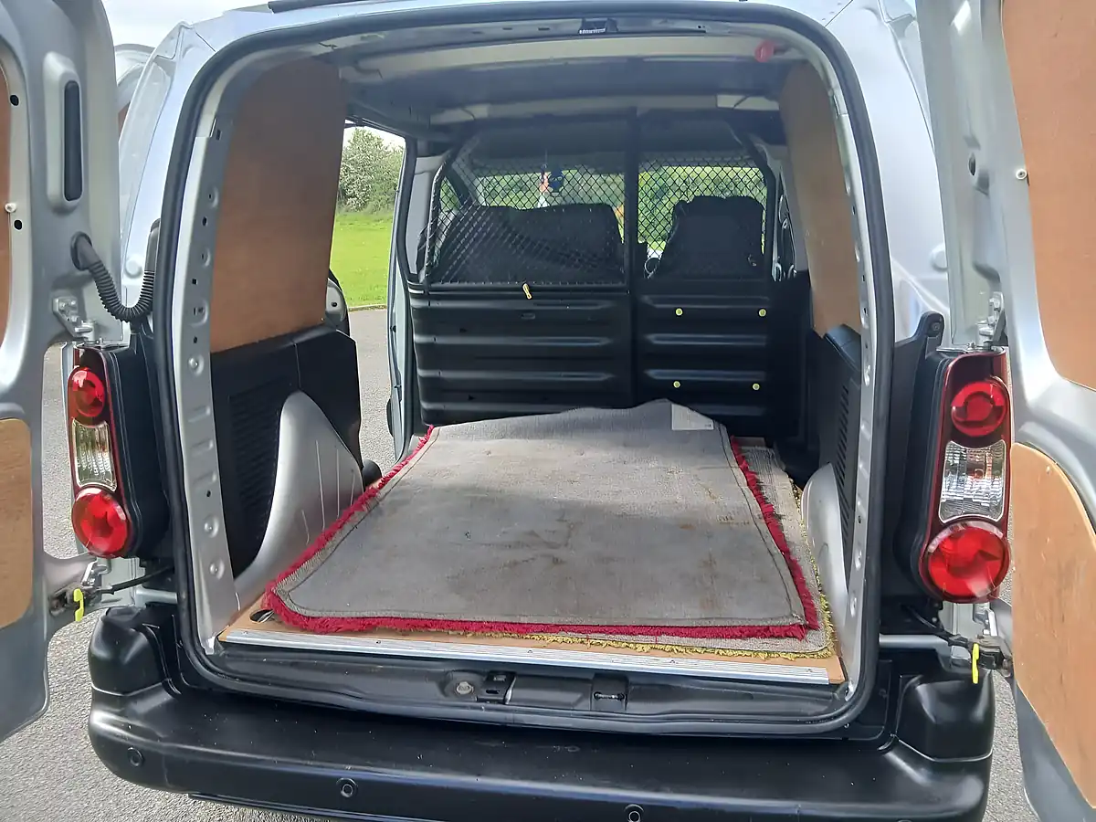 Used 2013 Citroen Berlingo Enterprise L1 Silver - Interior and Exterior details 9