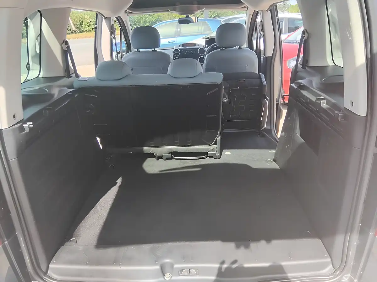 Used 2013 Citroen Berlingo Multispace Vtr Grey - Interior and Exterior details 16