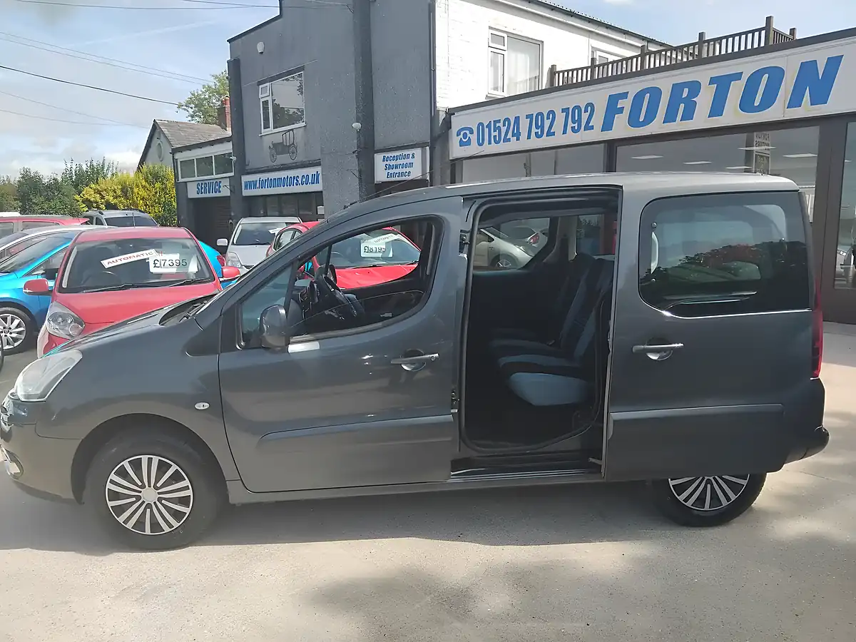 Used 2013 Citroen Berlingo Multispace Vtr Grey - Interior and Exterior details 9