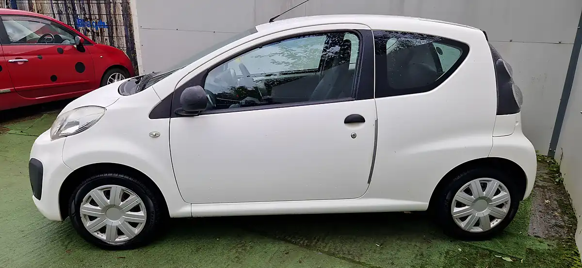 Used 2013 Citroen C1 Vt White - Interior and Exterior details 5