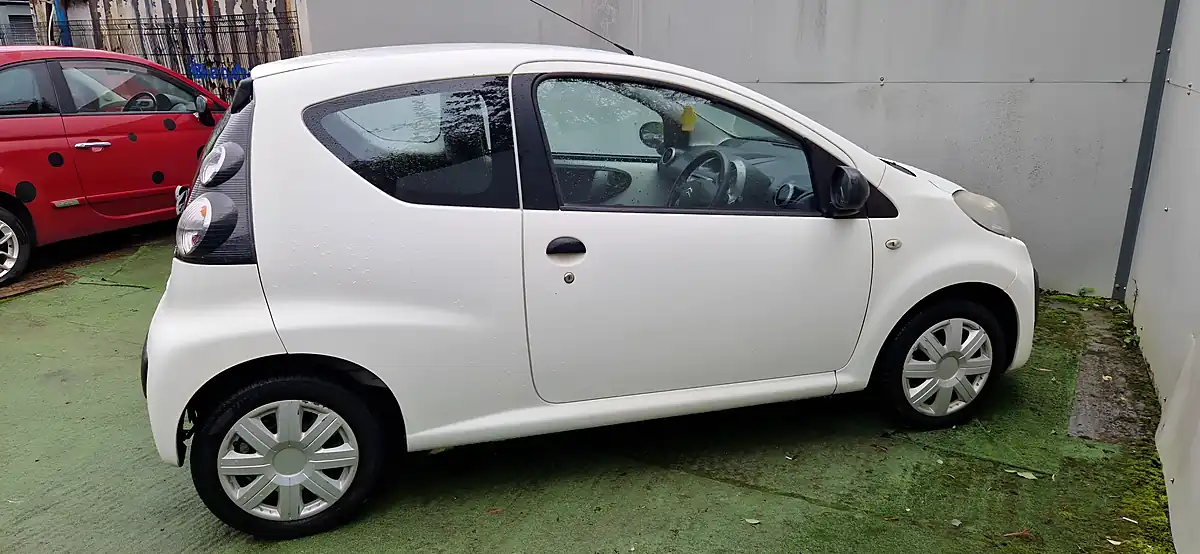 Used 2013 Citroen C1 Vt White - Interior and Exterior details 6