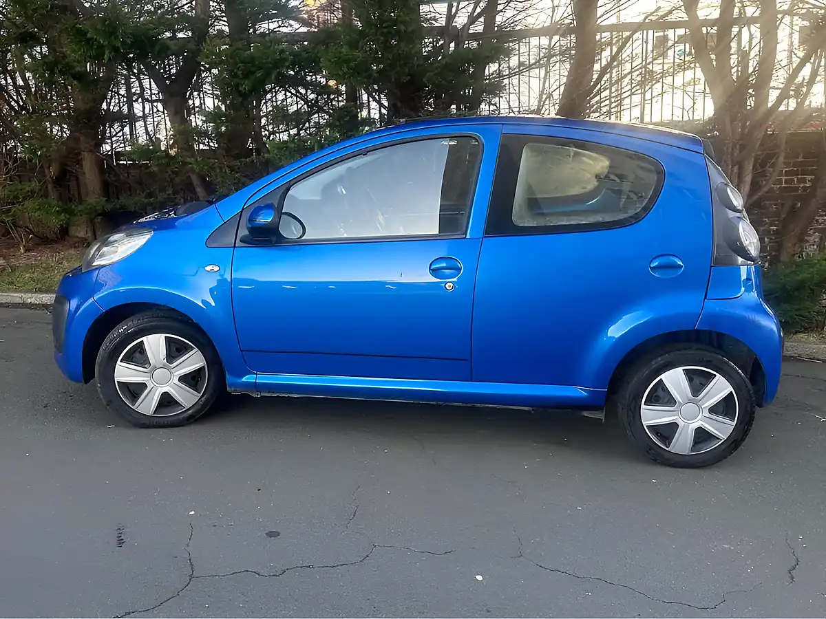 Used 2013 Citroën C1 Vtr Blue - Interior and Exterior details 12