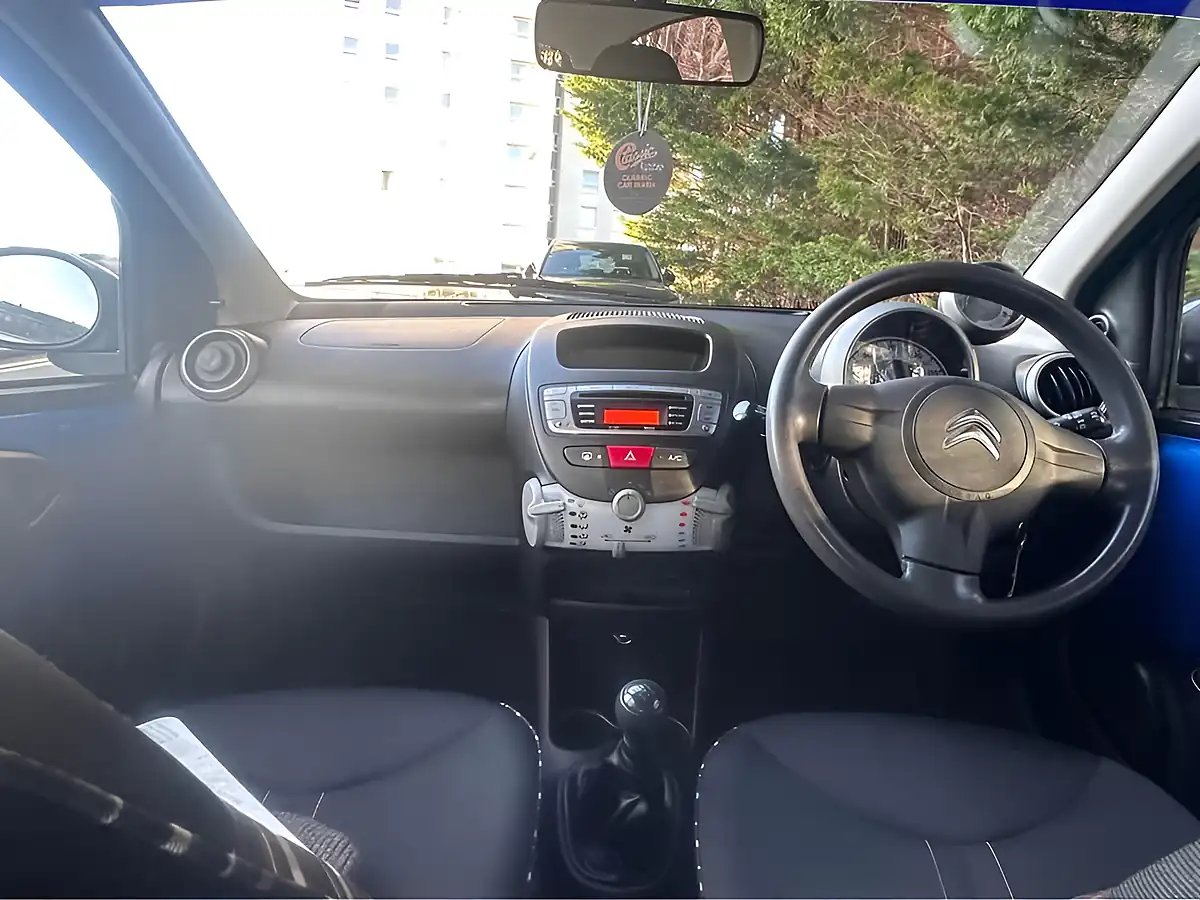 Used 2013 Citroën C1 Vtr Blue - Interior and Exterior details 13