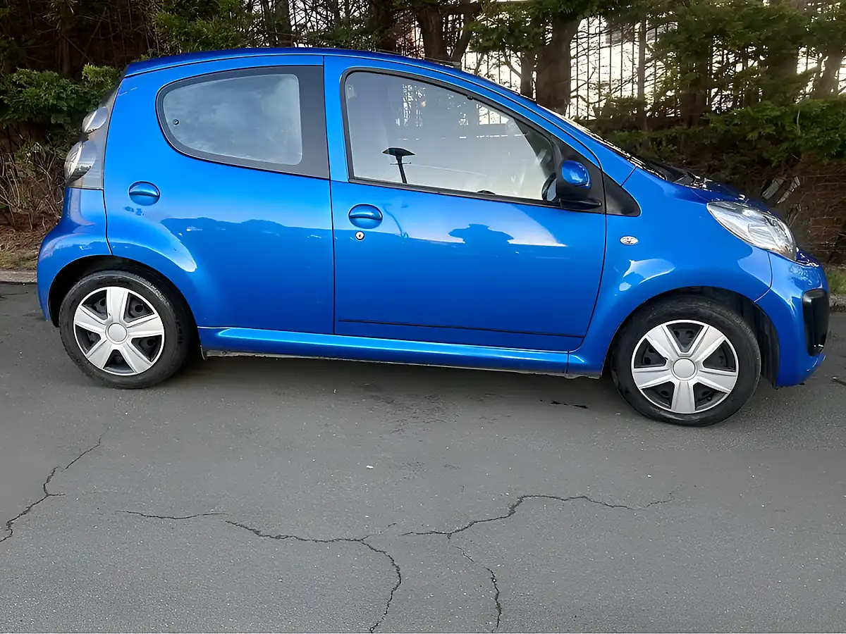 Used 2013 Citroën C1 Vtr Blue - Interior and Exterior details 6