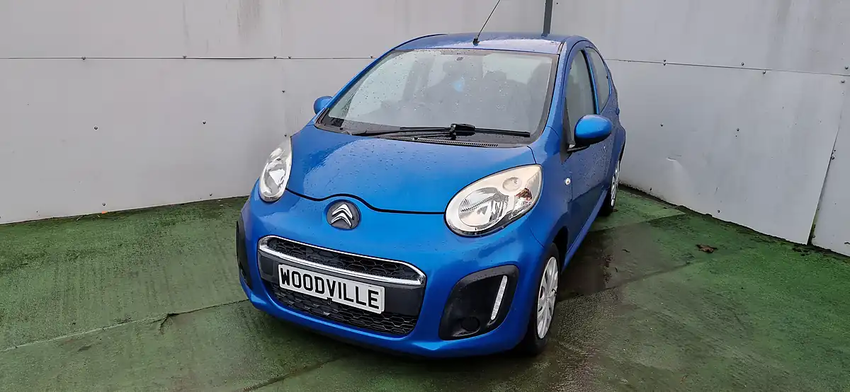 Used 2013 Citroen C1 Vtr Blue - Front View
