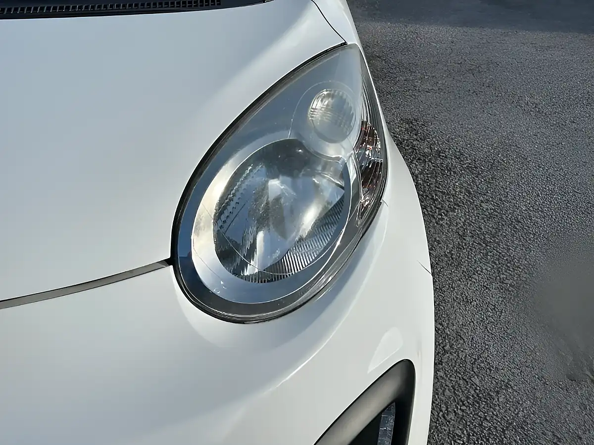 Used 2013 Citroen C1 Vtr White - Interior and Exterior details 11