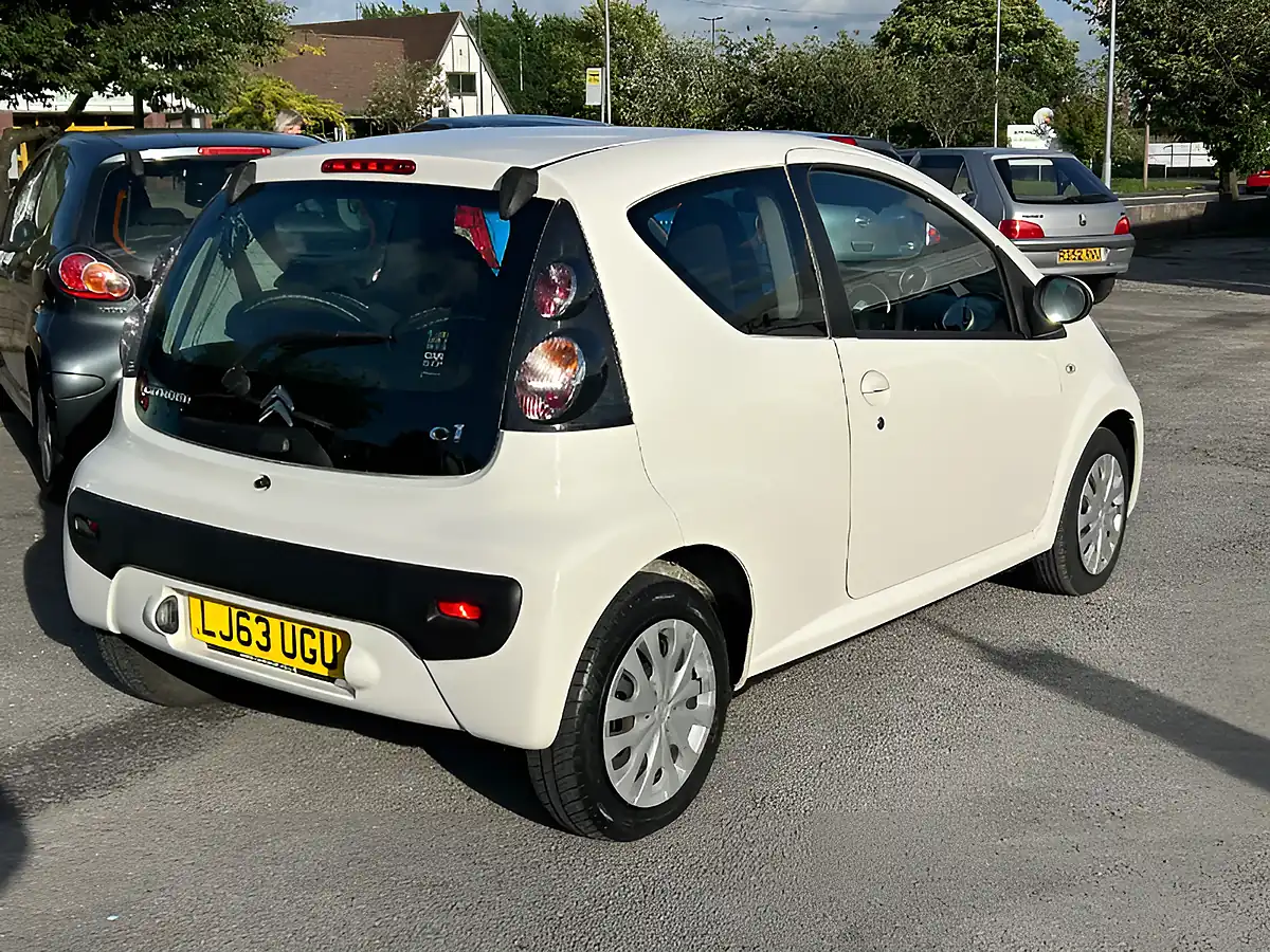 Used 2013 Citroen C1 Vtr White - Interior and Exterior details 5