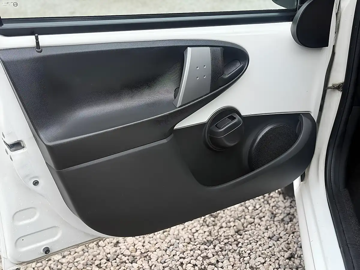 Used 2013 Citroen C1 Vtr White - Interior and Exterior details 15