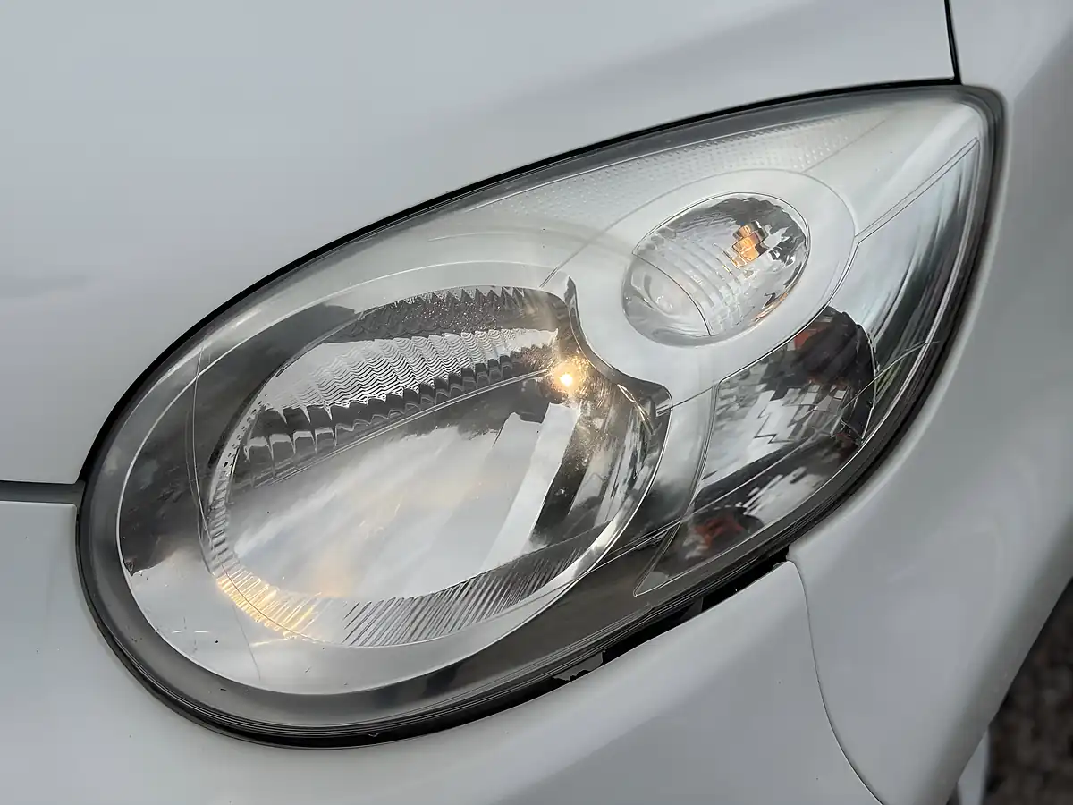 Used 2013 Citroen C1 Vtr White - Interior and Exterior details 18