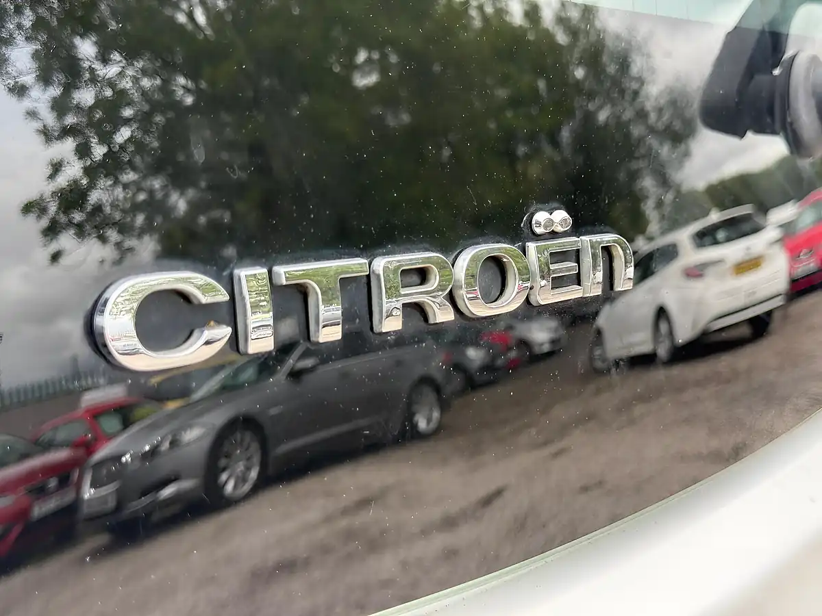 Used 2013 Citroen C1 Vtr White - Interior and Exterior details 19