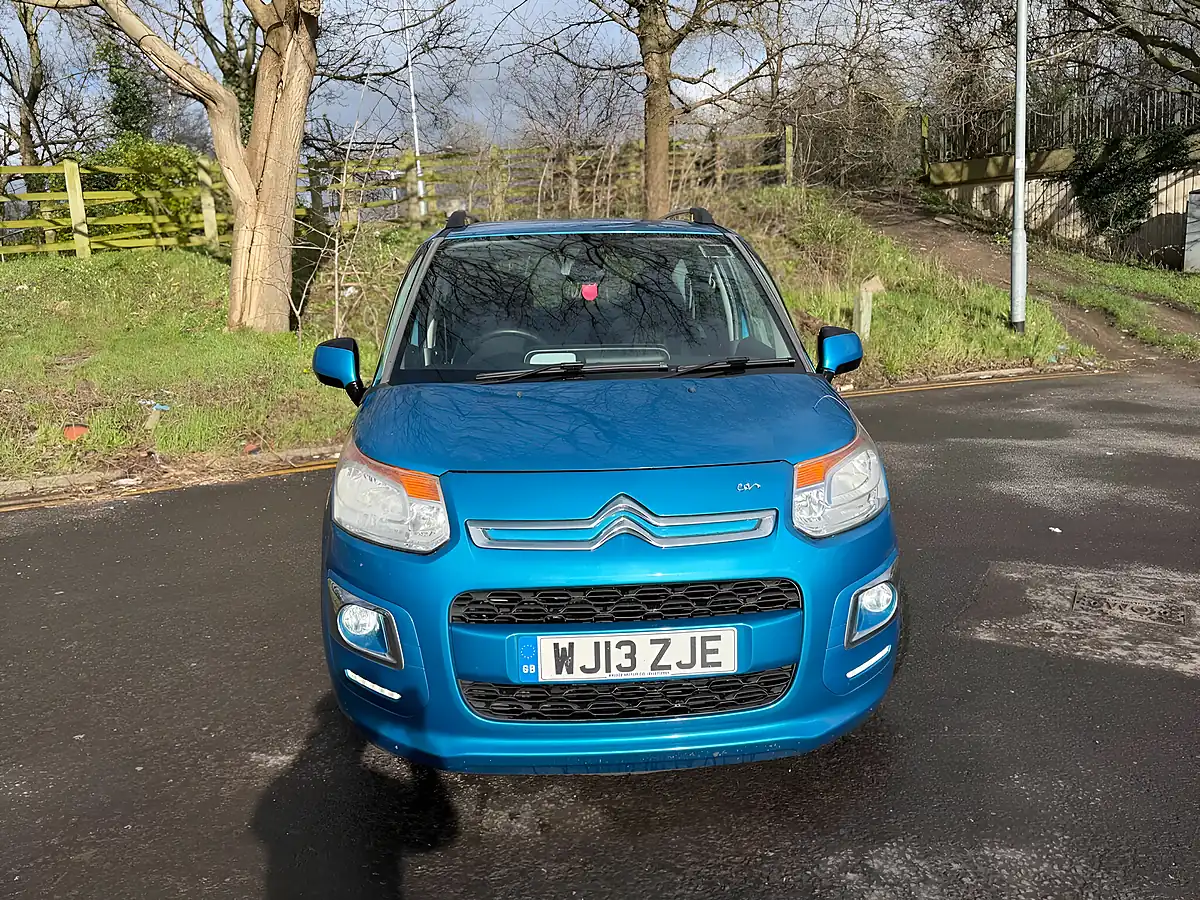 Used 2013 Citroen C3 Picasso Exclusive Blue - Interior and Exterior details 4