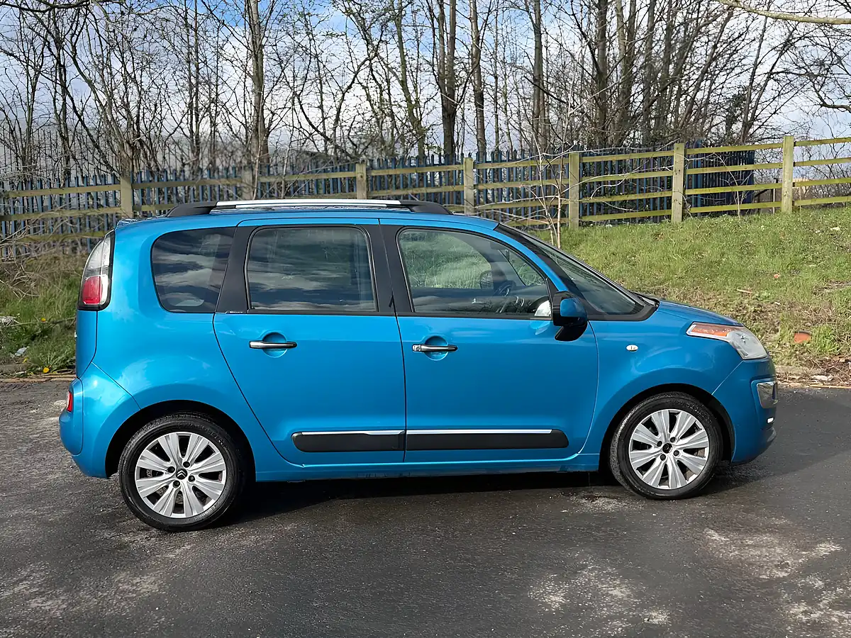 Used 2013 Citroen C3 Picasso Exclusive Blue - Interior and Exterior details 7