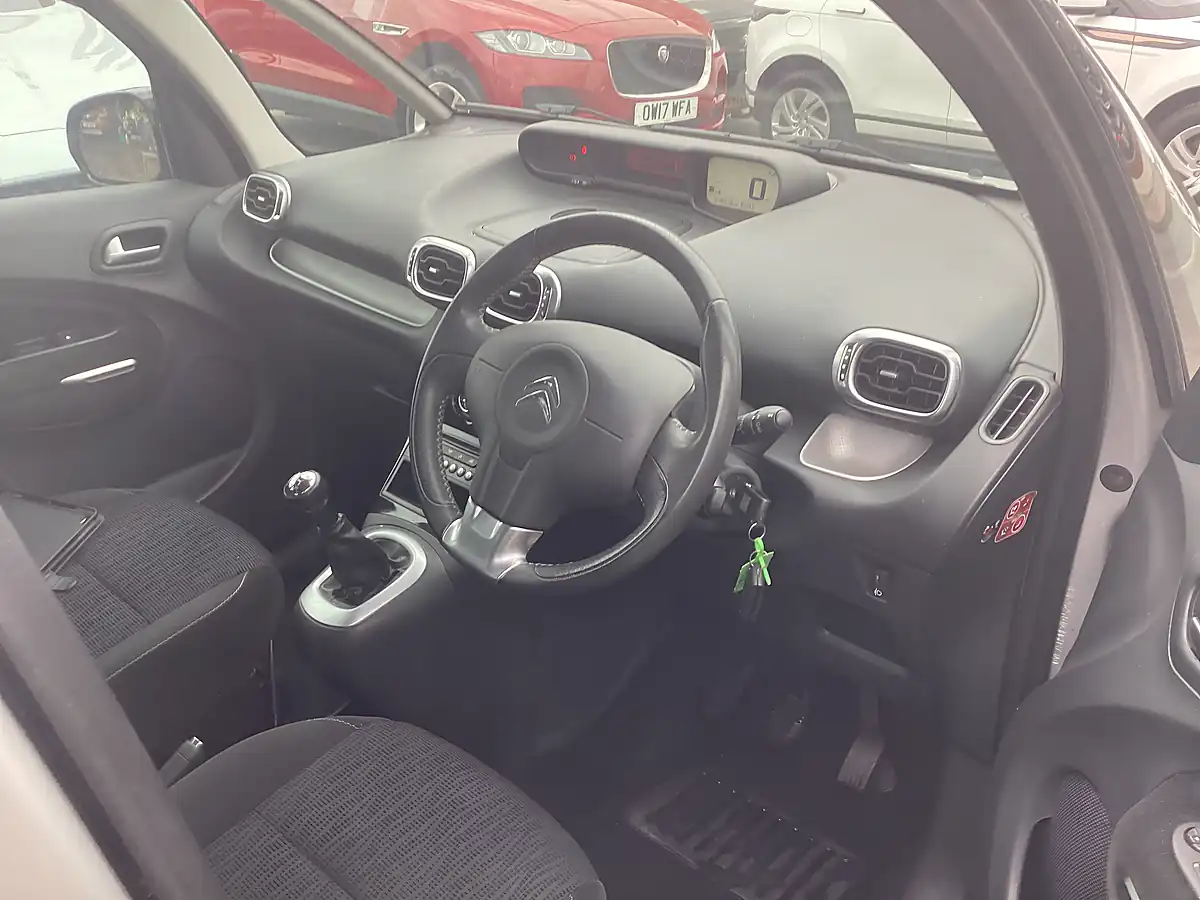 Used 2013 Citroen C3 Picasso Exclusive Silver - Interior and Exterior details 9