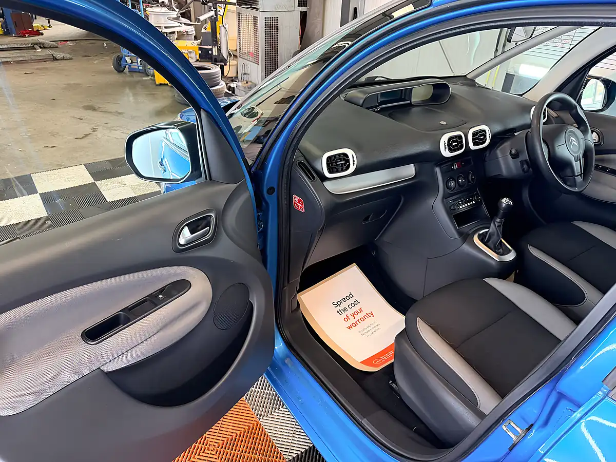 Used 2013 Citroen C3 Picasso Selection Blue - Interior and Exterior details 12