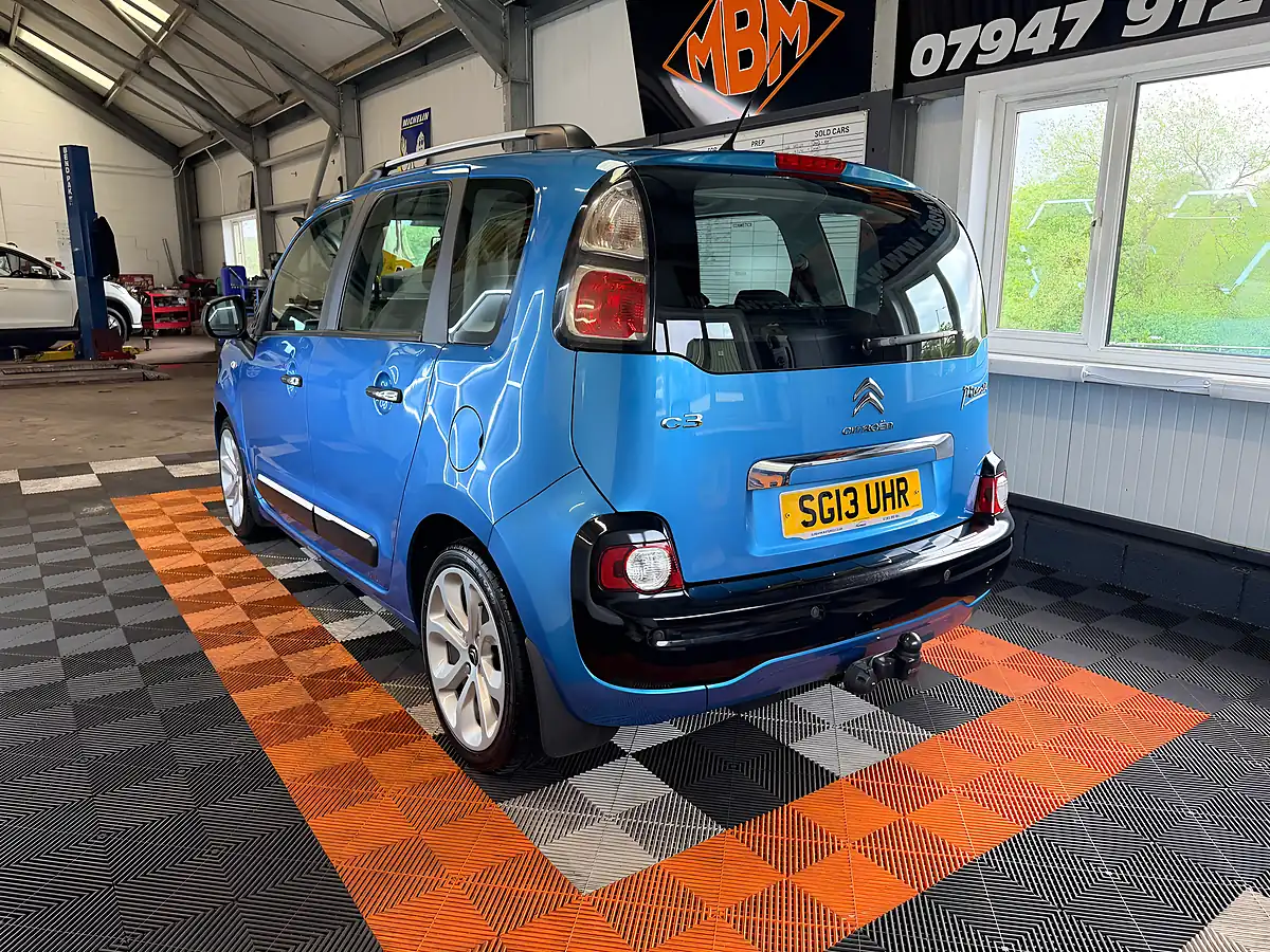 Used 2013 Citroen C3 Picasso Selection Blue - Interior and Exterior details 4