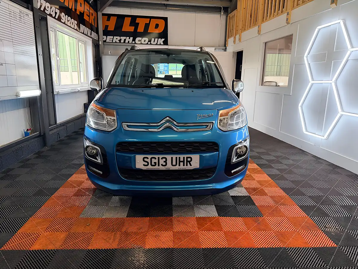 Used 2013 Citroen C3 Picasso Selection Blue - Interior and Exterior details 9
