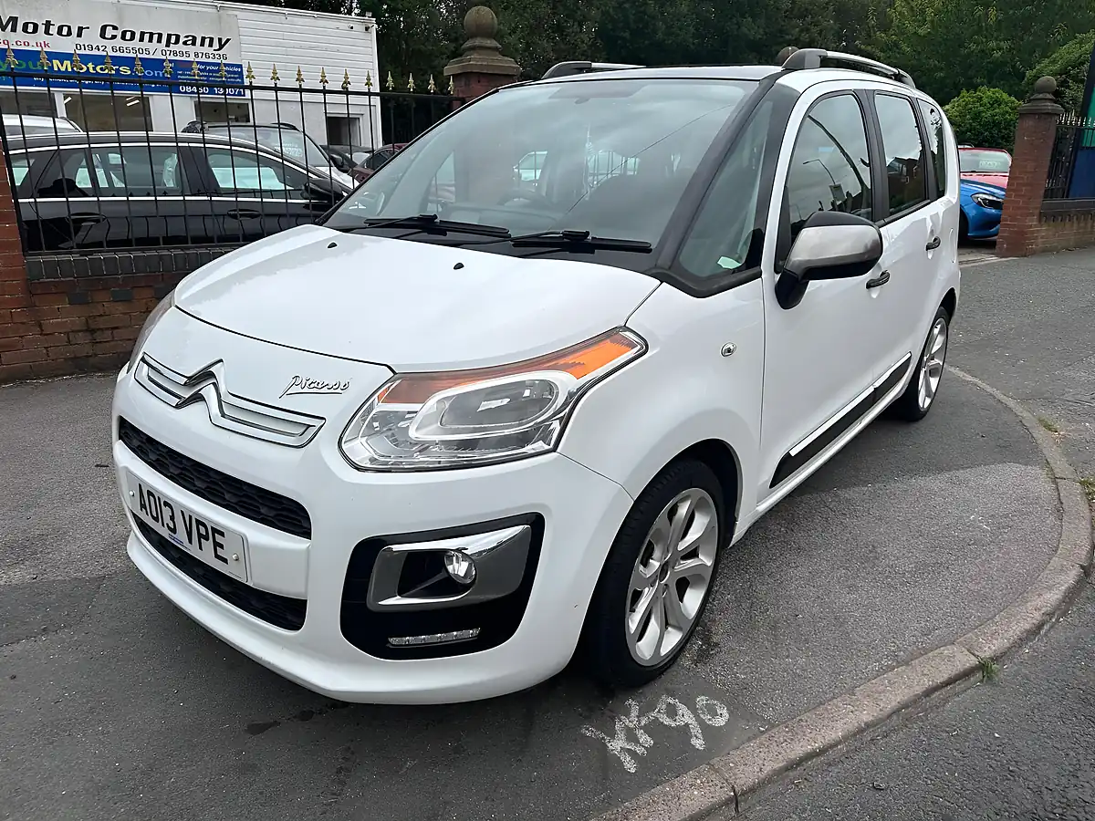 Used 2013 Citroen C3 Picasso Selection White - Interior and Exterior details 10