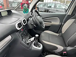 Used 2013 Citroen C3 Picasso Selection White - Interior and Exterior details 18
