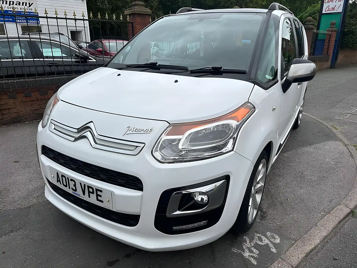 Used 2013 Citroen C3 Picasso Selection White - Interior and Exterior details 2